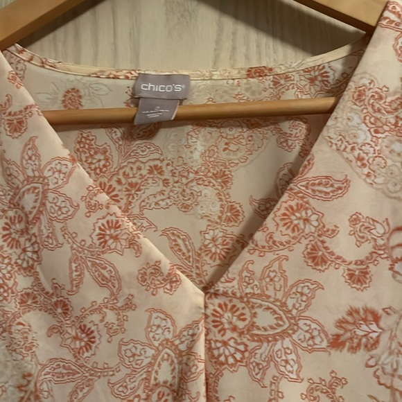 Chico’s beige with pinks in design size 14. Pretty blouse. - Picture 6 of 10
